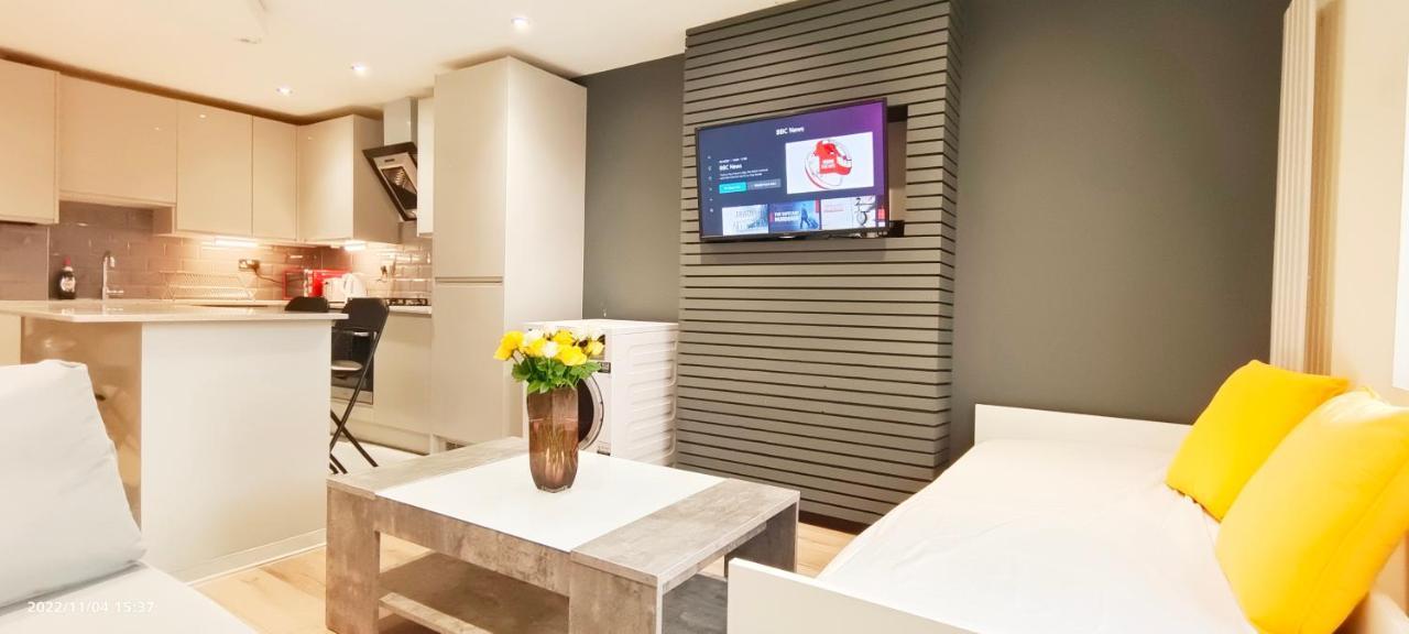 First Floor Flat 1 Northwood Lejlighed London Eksteriør billede