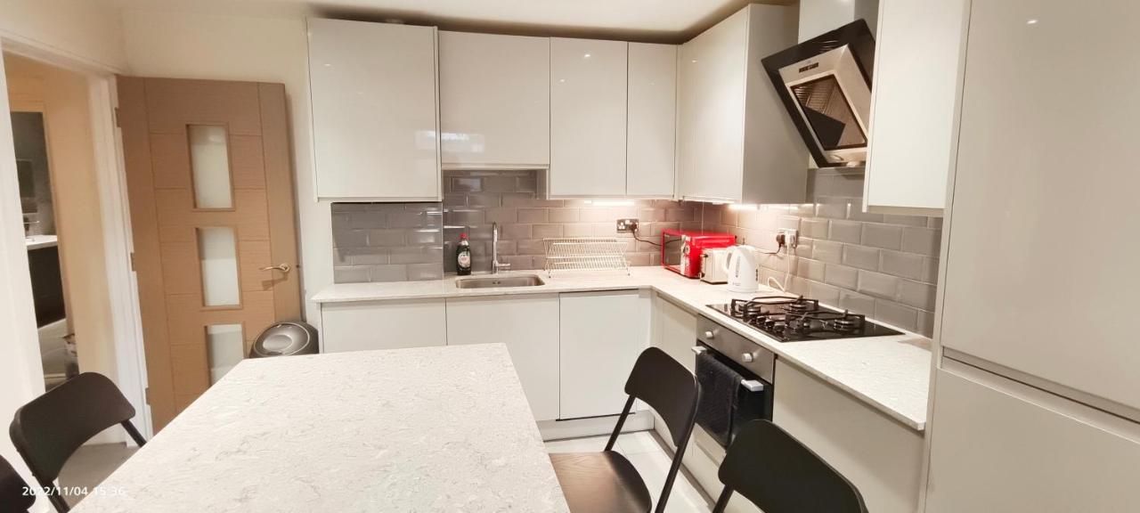 First Floor Flat 1 Northwood Lejlighed London Eksteriør billede