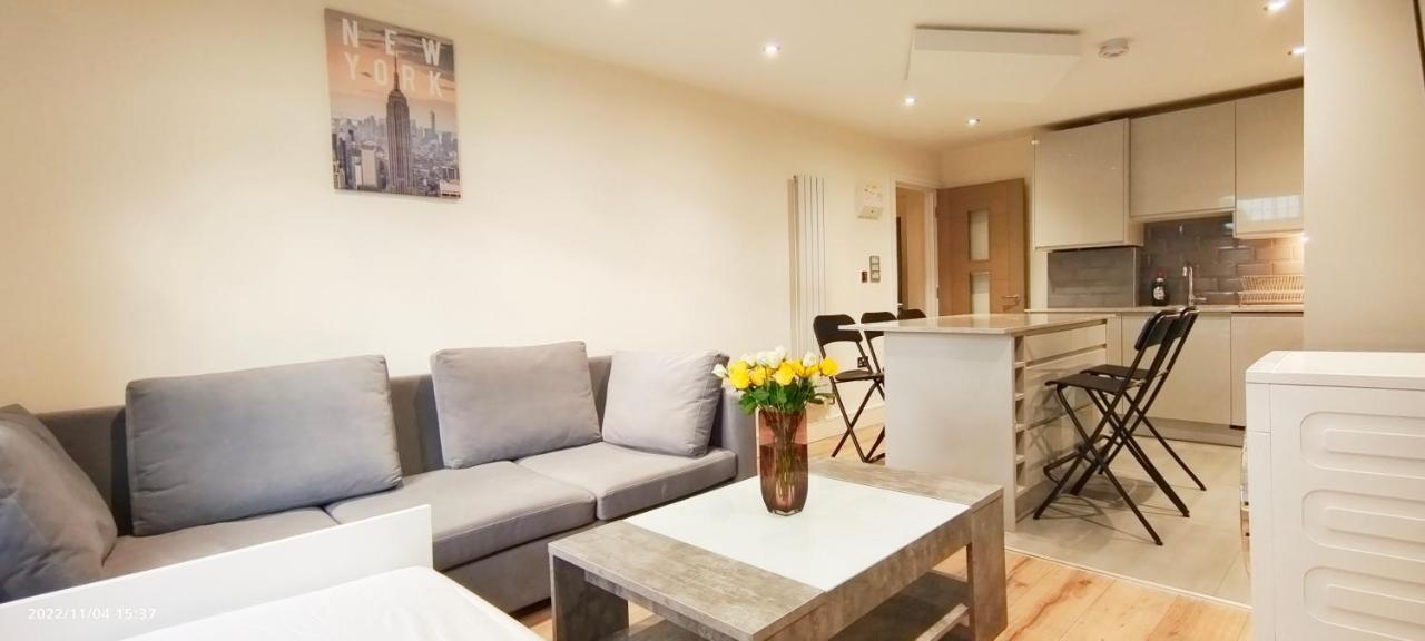 First Floor Flat 1 Northwood Lejlighed London Eksteriør billede